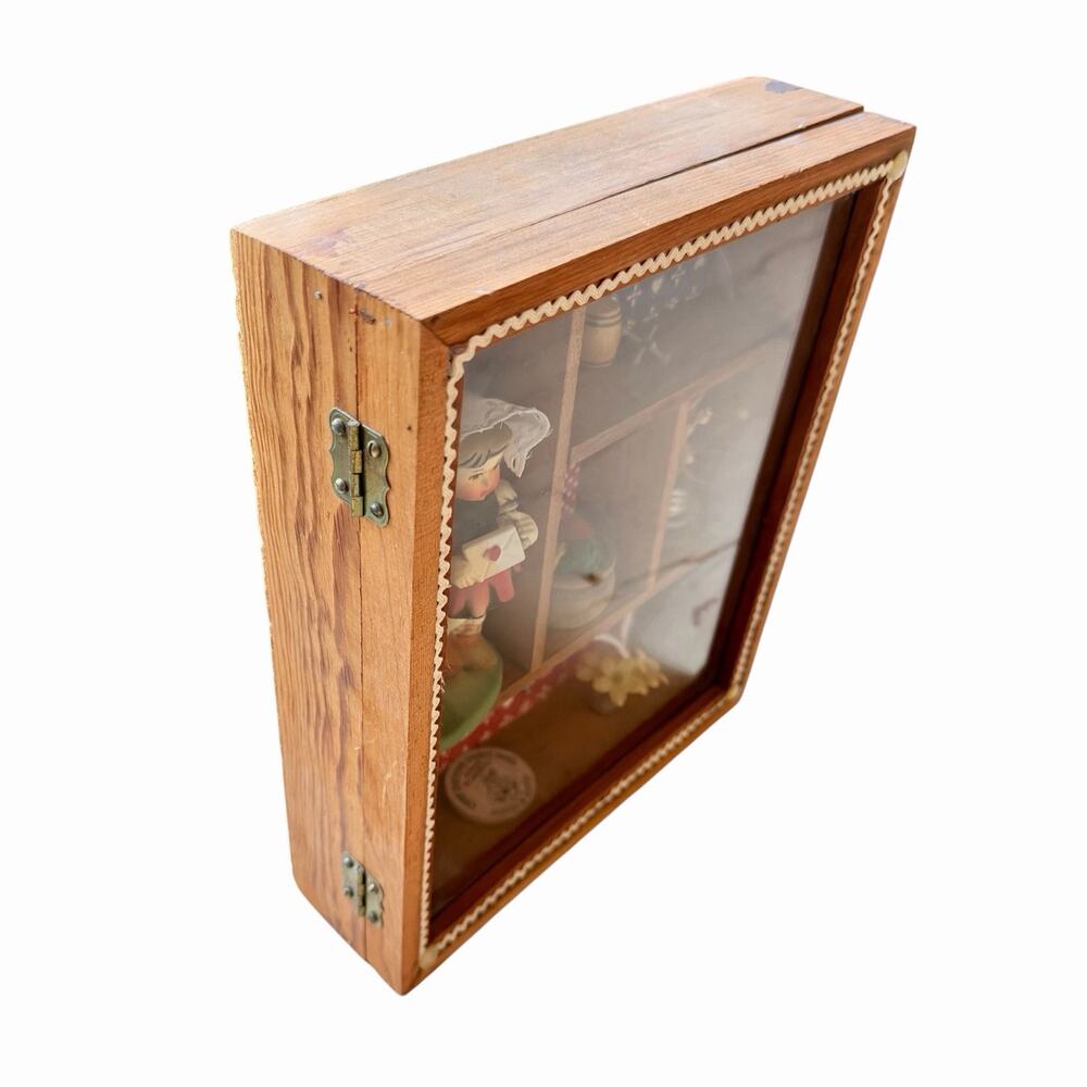 Vintage Wood Glass Wall Shadow Box Diorama Trinket Shelf 1970S Hummel Sewing - Picture 3 of 16